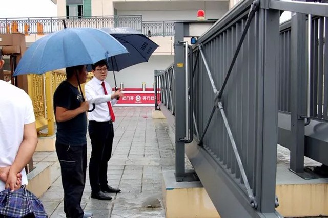 下雨也不能阻擋展廳的魅力2.jpg